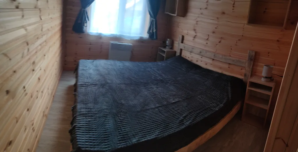 Дом у скалы