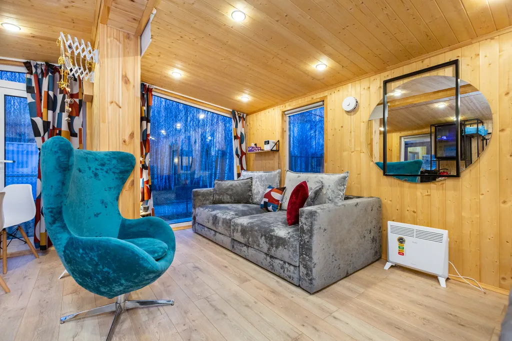 Семейный домик с финской сауной у леса