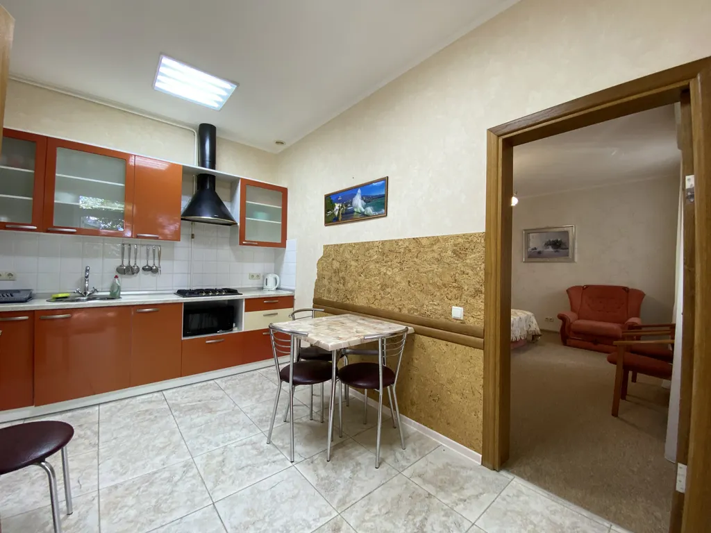 Этаж дома 500 метров от моря с бассейном