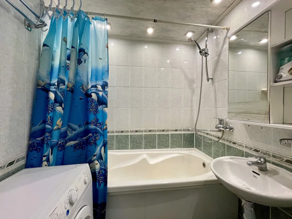 Трехкомнатная квартира в центре с видом на горы