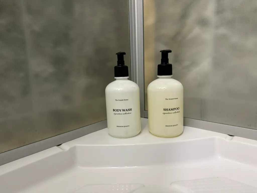 Студия с камином у парка