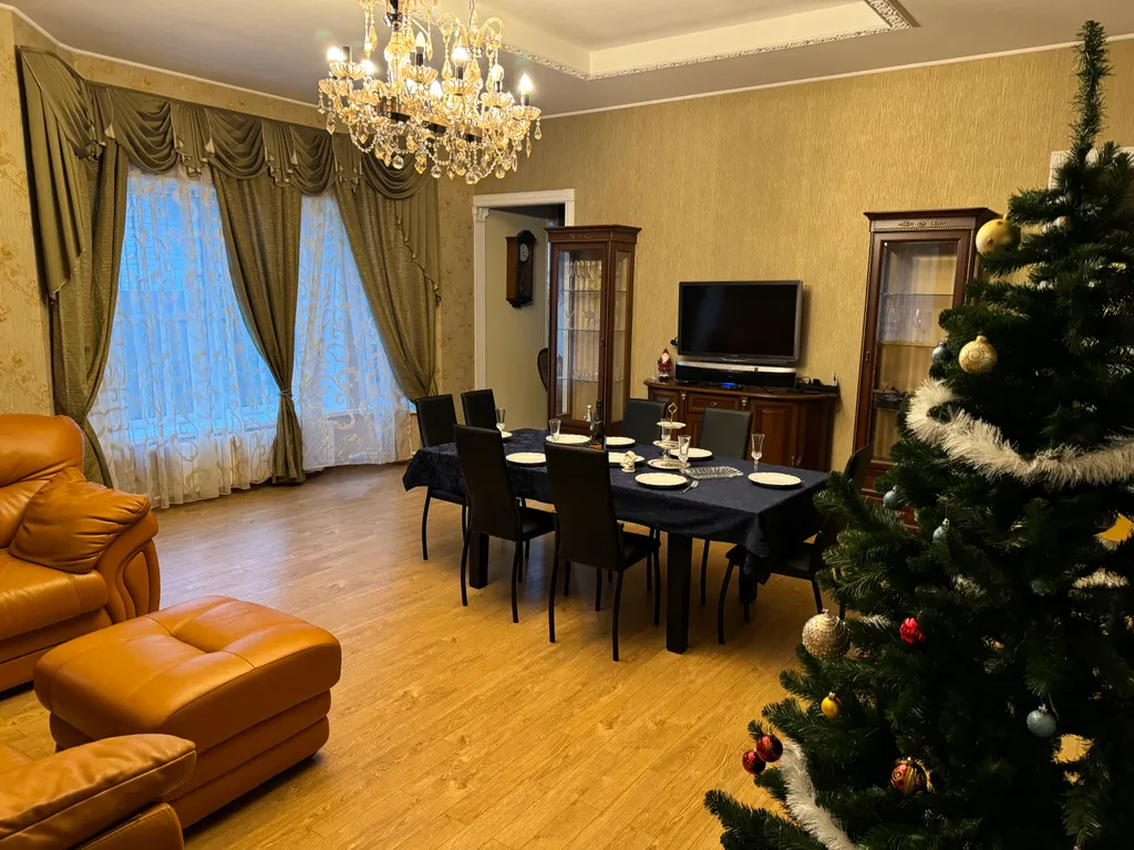 Просторный дом в шаговой доступности от Монрепо с сауной