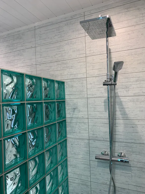 Студия с камином и креслом - коконом для двоих