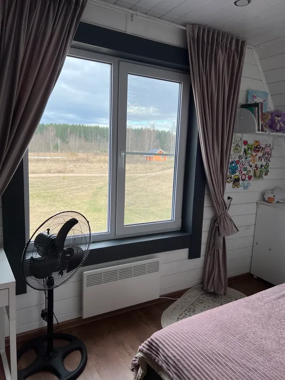 Уютный дом на берегу реки