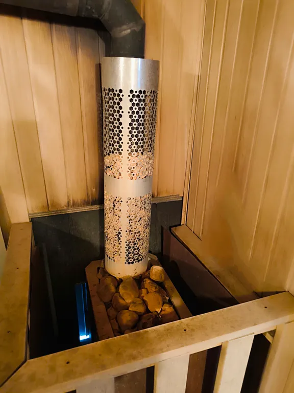 Комфортабельный 2-этажный дом с панорамным остеклением и русской баней