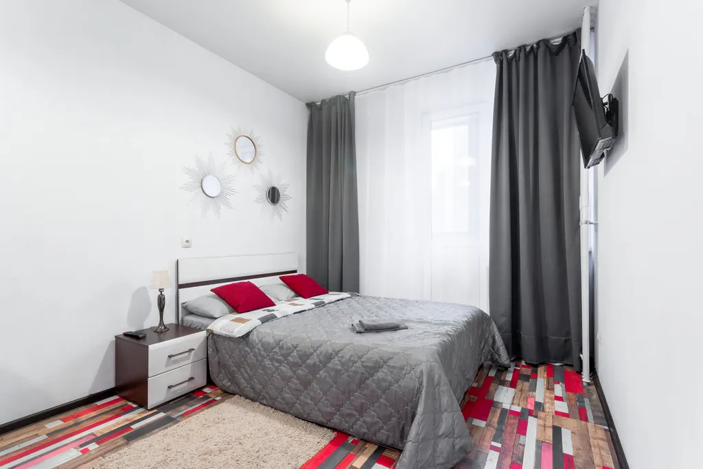 Солнечная квартира — аренда посуточно в Мурино