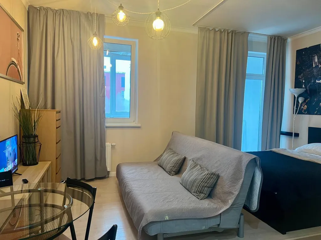 Стильная студия в ЖК Спутник с панорамной лоджией с видом на бухту