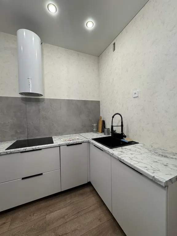 Светлая двухкомнатная квартира в отличном районе