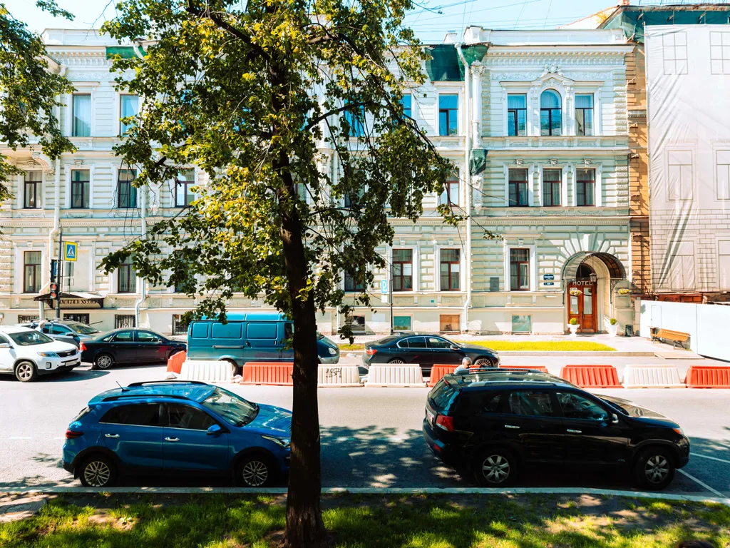 Квартира Трёхкомнатная квартира в двух минутах ходьбы от Иcаакиевcкогo coбоpa — Санкт-Петербург