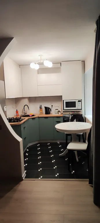 Уютная и тихая квартира рядом с Десятинным монастырем, в самом центре