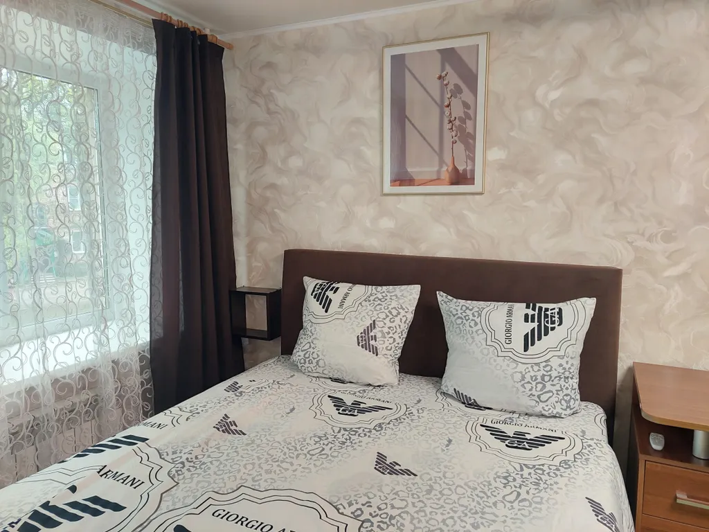 Двушка в центре, у хрустального рынка с новым ремонтом