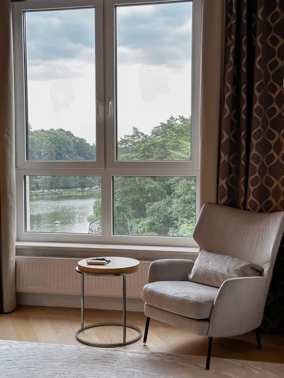 Квартира с видом на озеро в центре Светлогорска