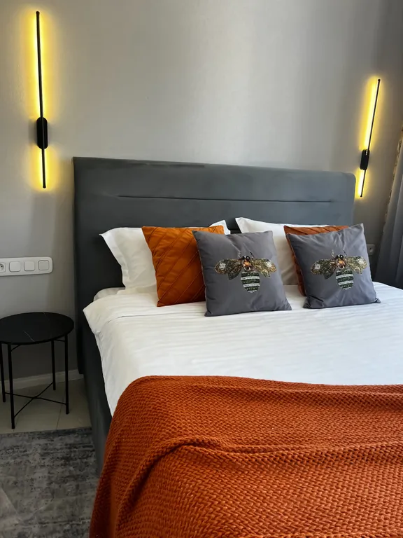 Новая студия в самом центре Гродно с видом на пешеходную улицу