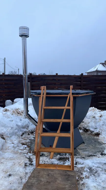 Уютный домик в виде шалаша для спокойного отдыха