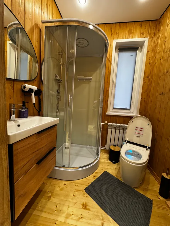 Новенький дом с сибирским чаном