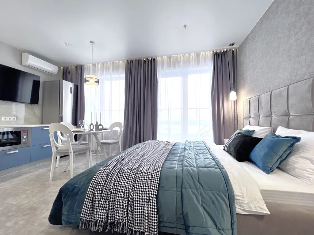 Шикарная студия с террасой и видом на реку