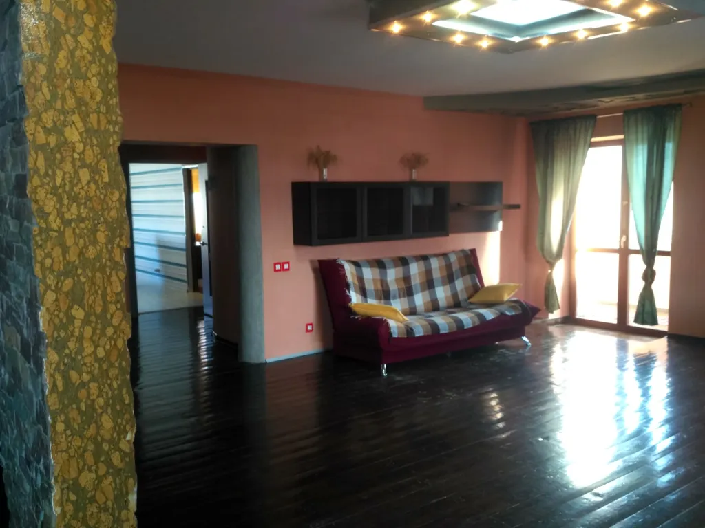 3-комнатная Квартира — аренда посуточно в Уфа