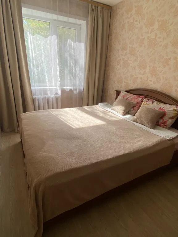 Квартира Уютная светлая двухкомнатная квартира — Омск