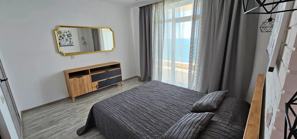 Двухуровневый апартамент с тремя спальнями