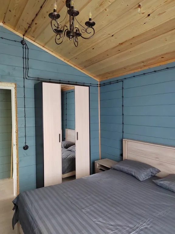 Уютный домик на берегу у моря