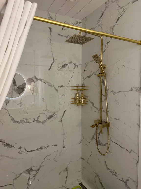 Шикарный треугольный дом А-фрейм с панорамными окнами