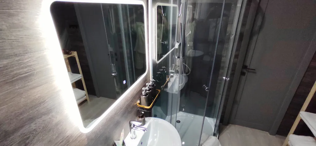 Премиум-отдых: панорамный купол и горячий бассейн-джакузи