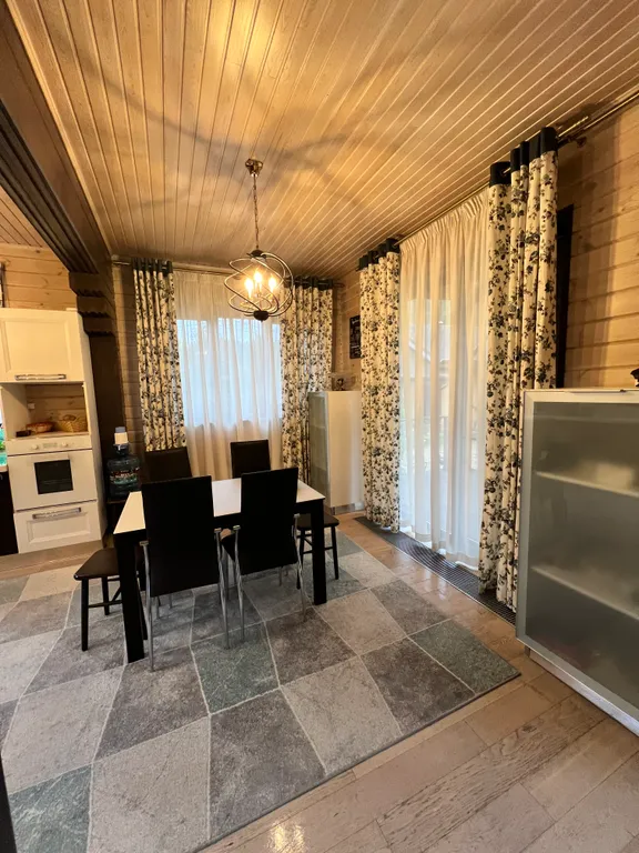 Дом на берегу маны