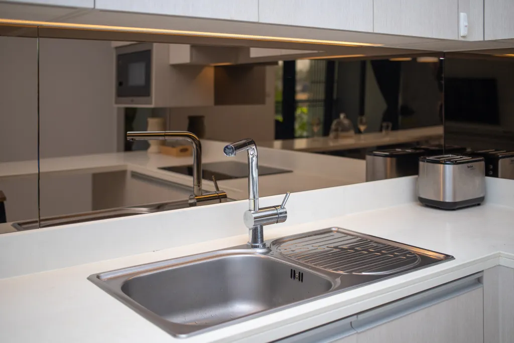 Три спальни с видом на море и озеро