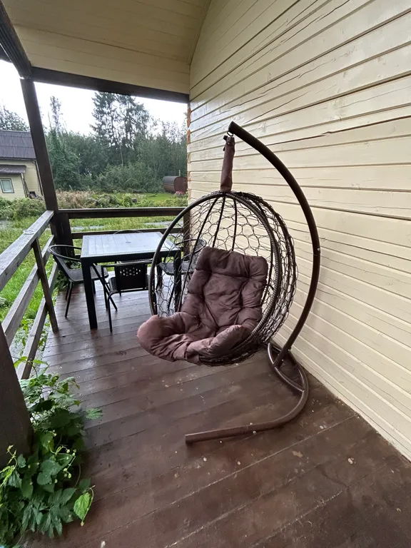 Уютный дом у озера