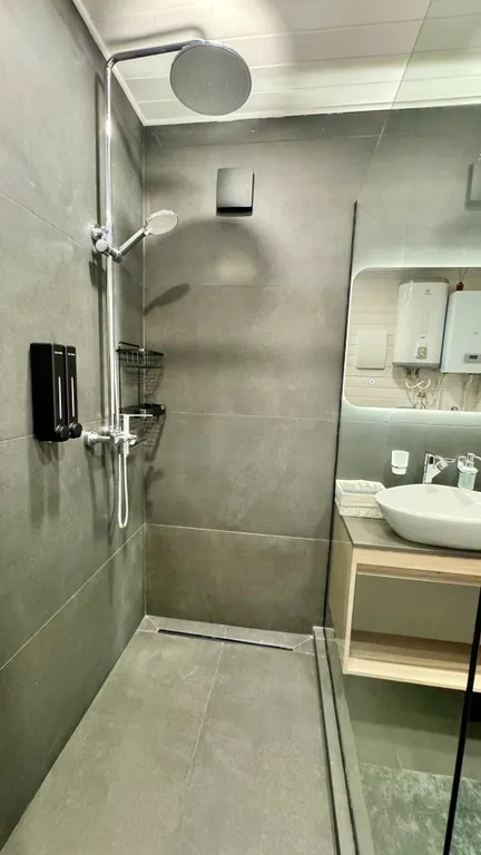 Дом с сибирским банным чаном в лесу