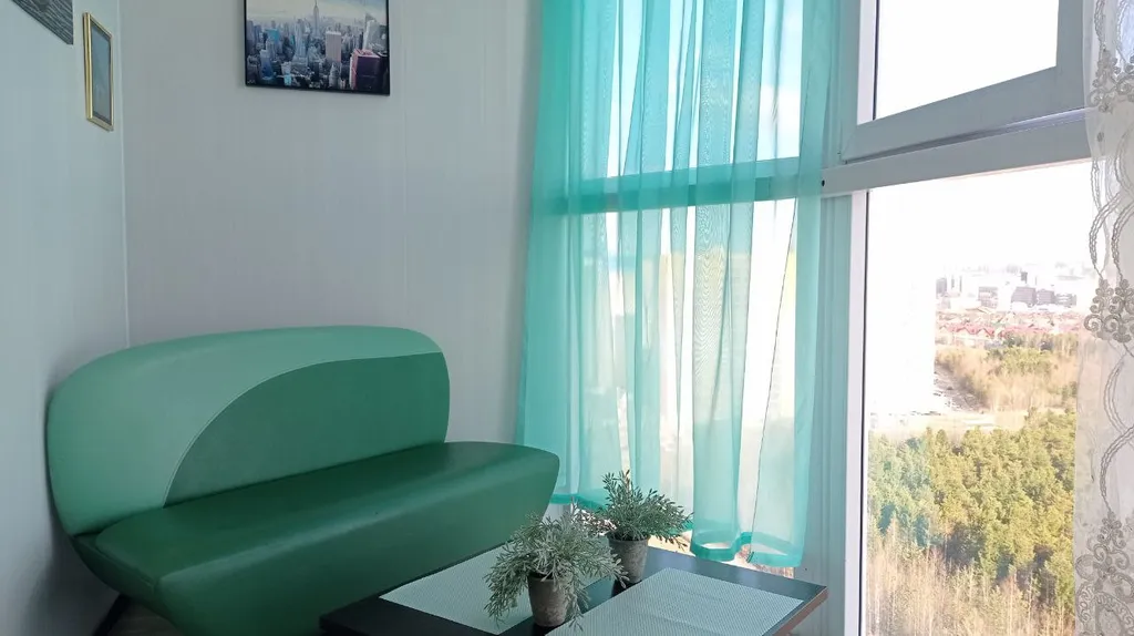 Уютная квартира рядом с ТЦ Аура и вокзалом, Аэропорт