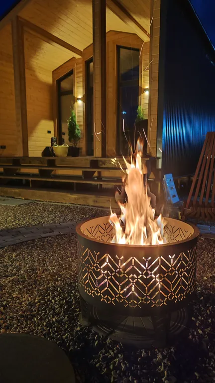 Домик для пар, чаном на дровах и видом на березовый лес в МО.