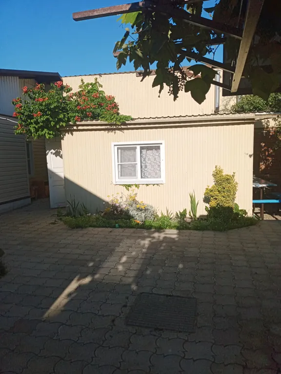 Коттедж Эконом — аренда посуточно в Голубицкая