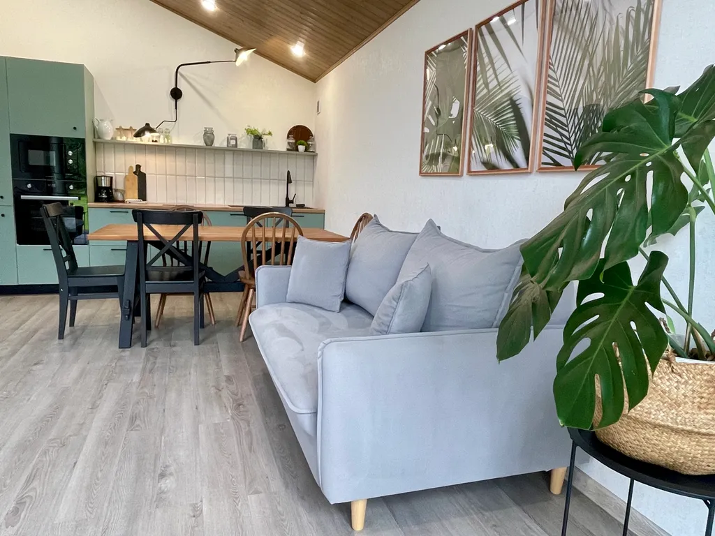 Коттедж Вместительный уютный дом с камином, русской баней и банным чаном — аренда посуточно в Екатеринбург