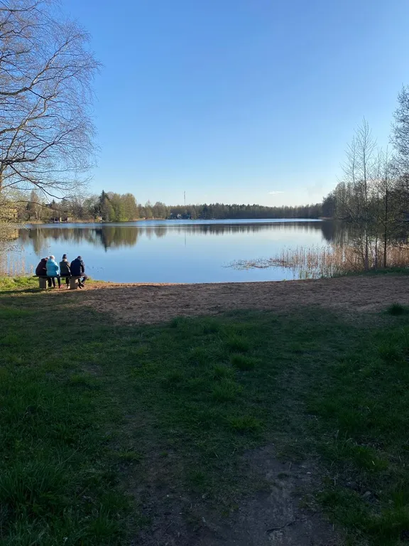 Коттедж Дом с видом на озеро и фруктовый сад — Луга