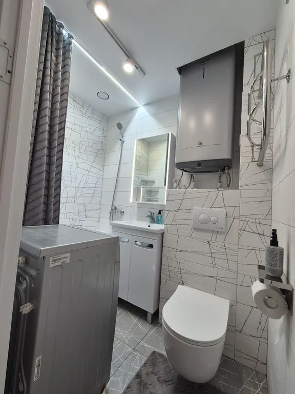 Уютнaя 2х-комнатная кваpтирa в жилoм спaльном комплексe гоpода