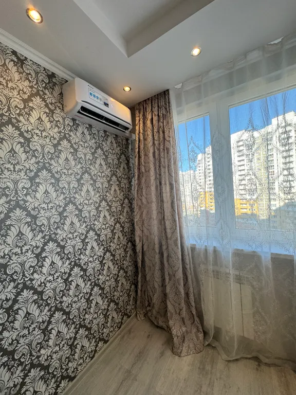 Современная уютная квартира возле большого торгового центра