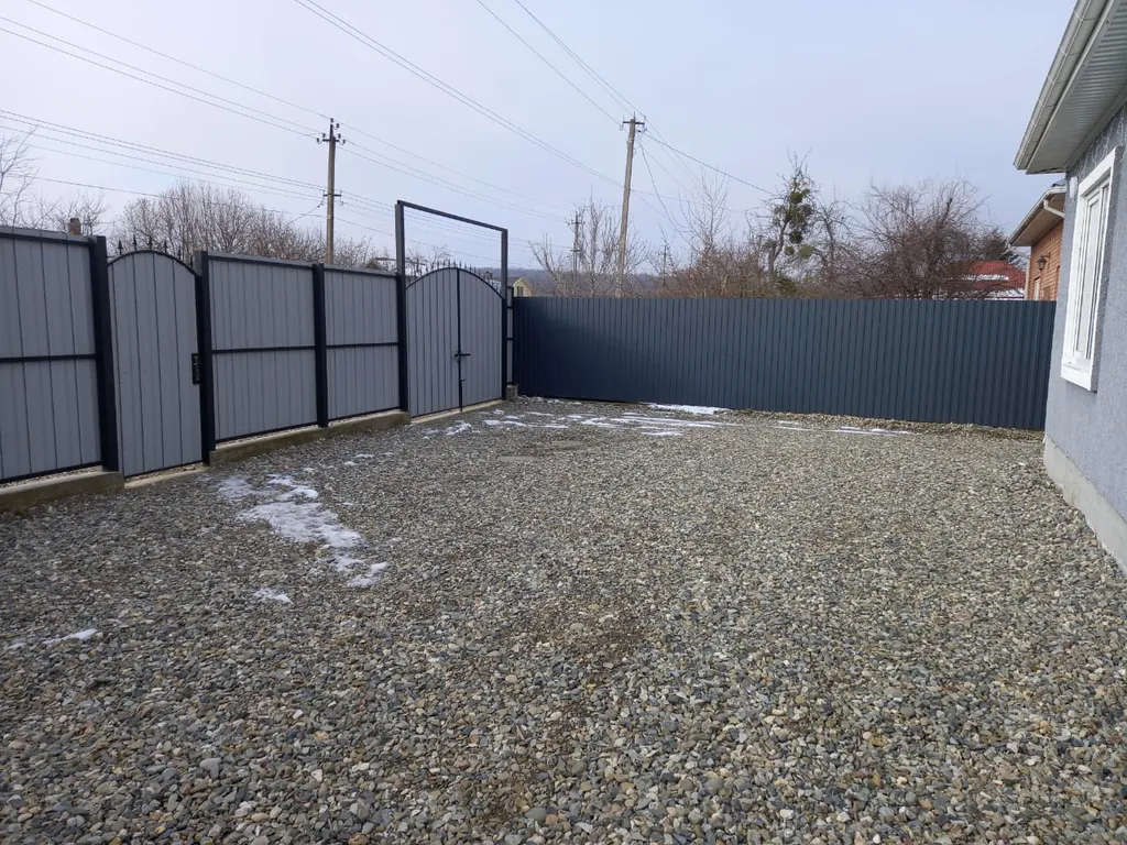 Уютный дом в черте города