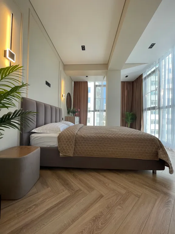 Супер видовая квартира в элитном доме с новым дизайнерским ремонтом