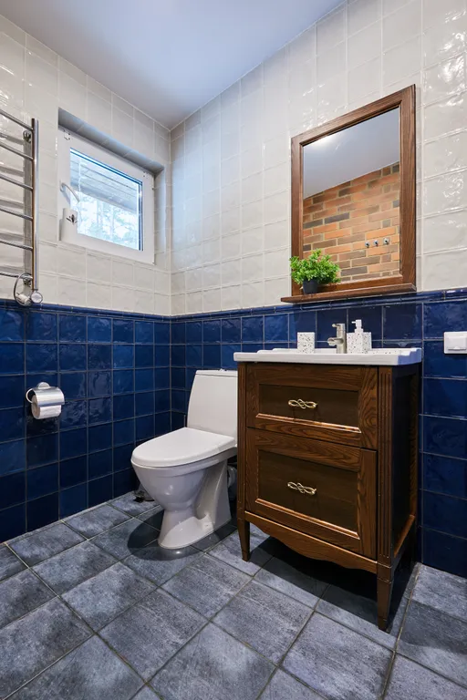 Большой коттедж с 5 спальнями, камином и террасой, Василек