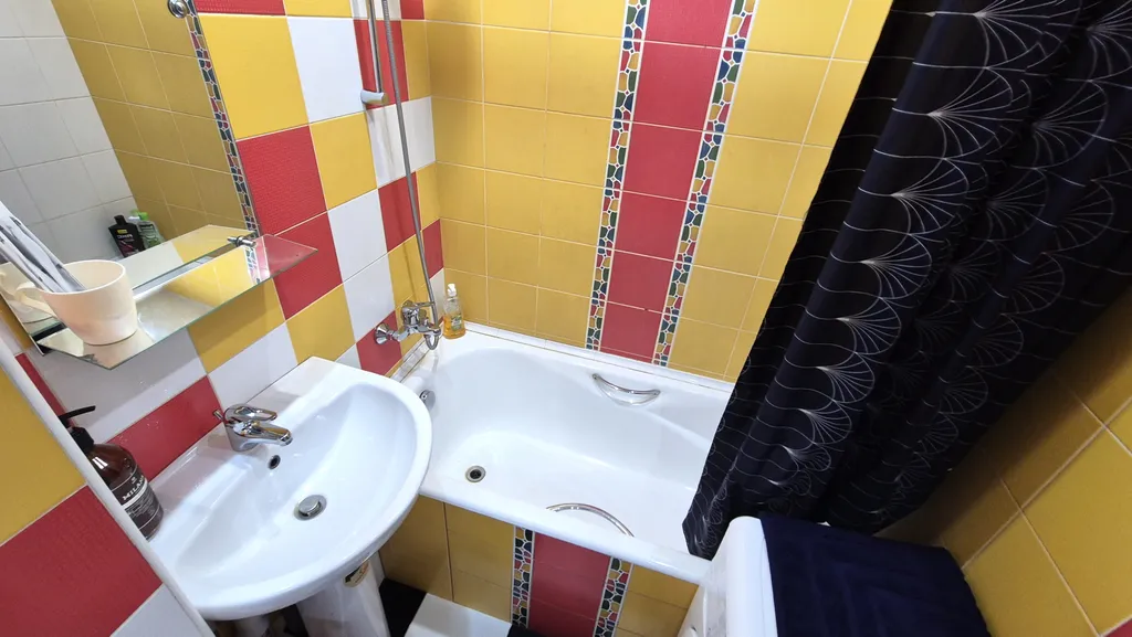 Двухкомнатная хорошая квартира в центре города