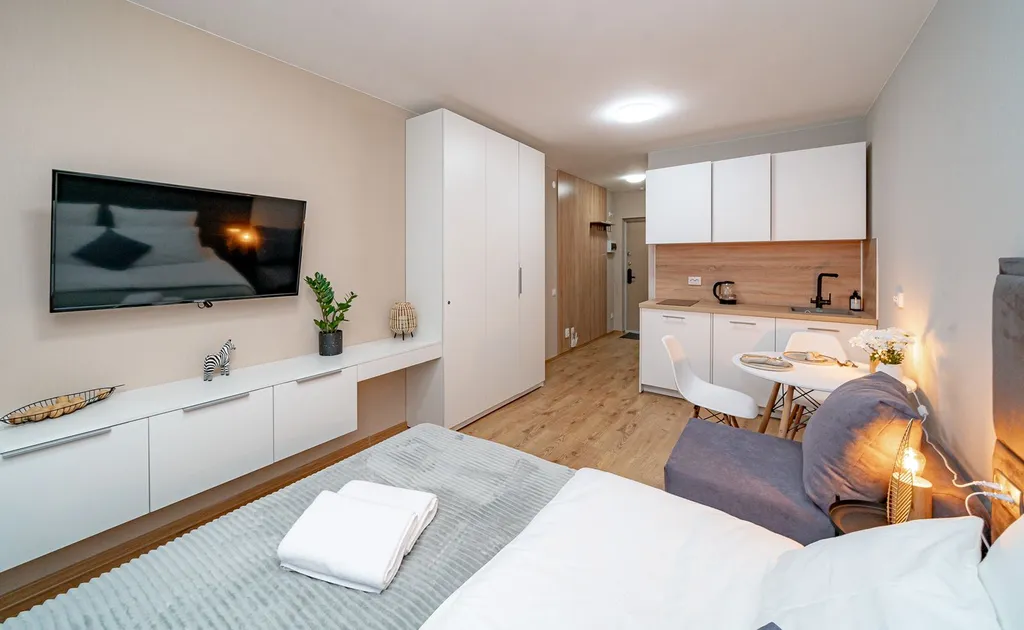 Апартаменты студия у метро, с кухней и панорамными окнами