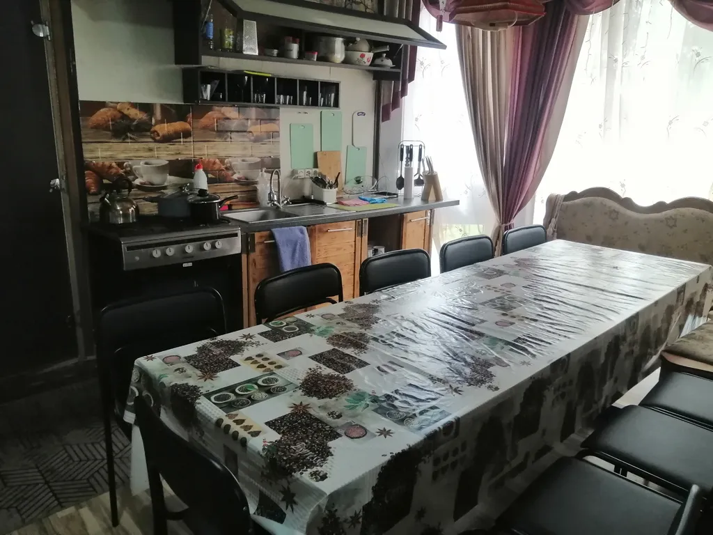 Дом с баней, бильярдом и бассейном