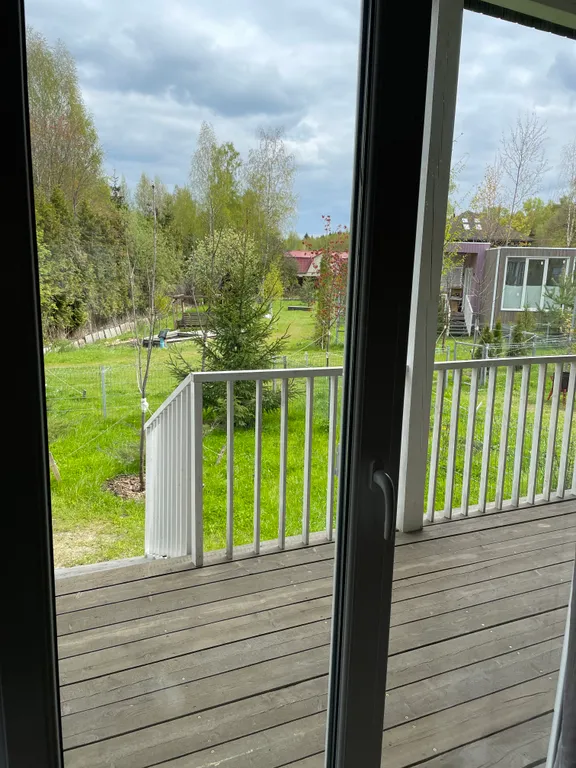 Уютный загородный дом на берегу озера