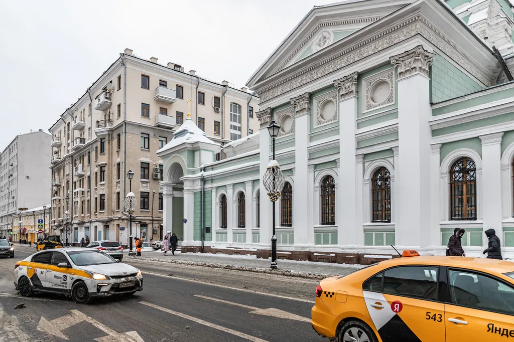 Квартира 4-комнатная квартира в центре с собственной парковкой — Москва