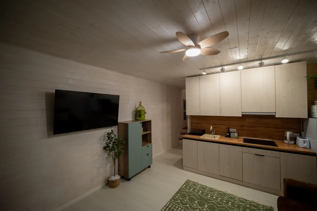 Коттедж на 6-7 человек с частной территорией и джакузи Aspen Bloom