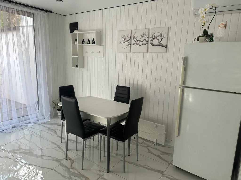 Коттедж Домик под черешней — Геленджик