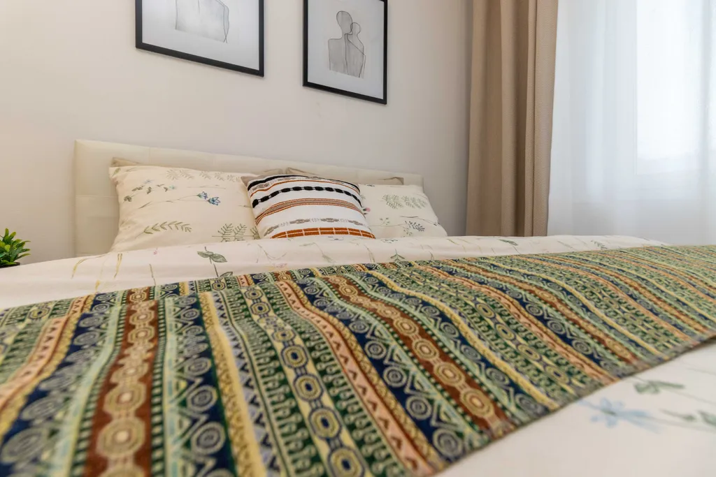 Квартира с жёлтым диваном