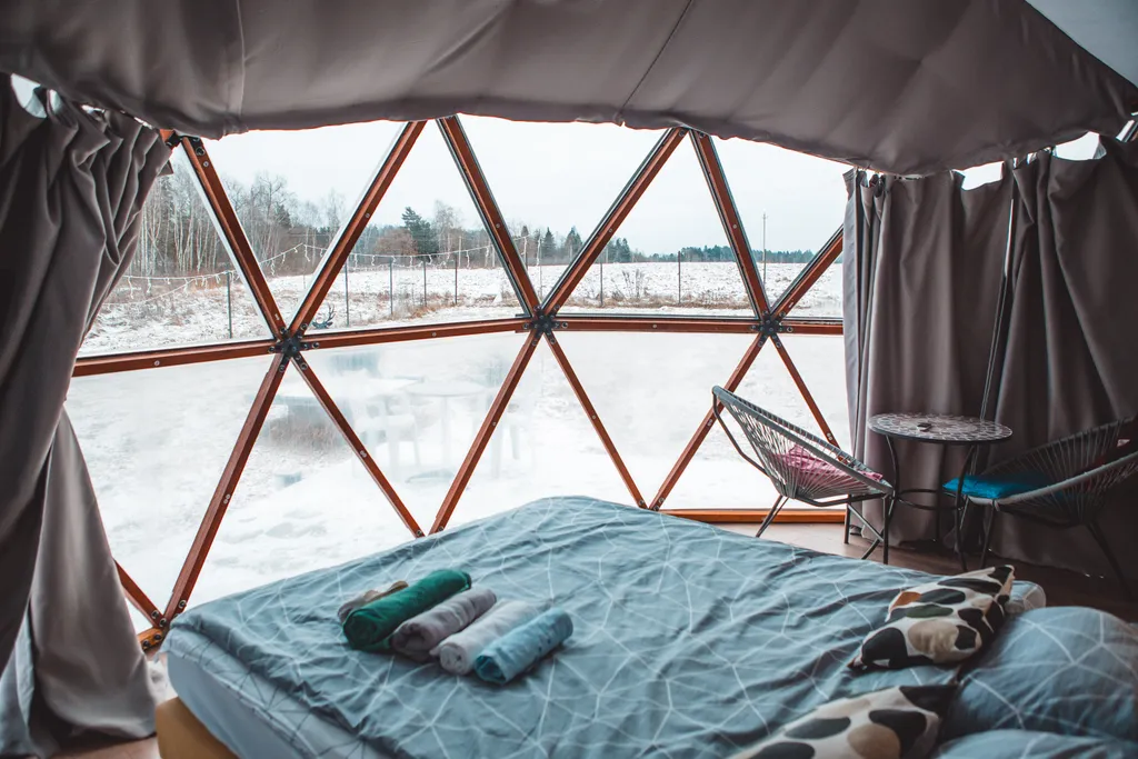 Дом-сфера в 3 минутах пешком от станции