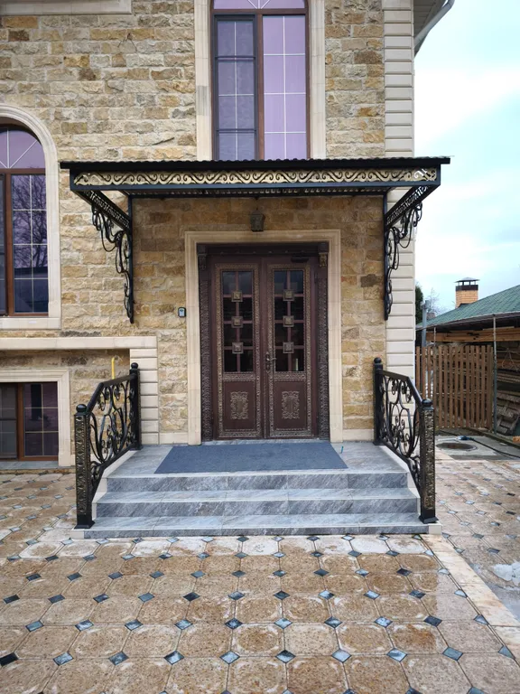 Новый дом с видом на горы